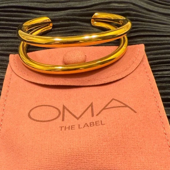 Oma the Label Radiant Gold Double Cuff - Picture 1 of 3